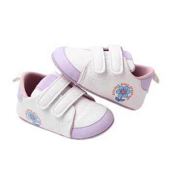 Кроссовки из искусственной кожи на мягкой подошве для маленьких девочек - идеальная повседневная обувь для новорожденных с милым дизайном на плоской подошве